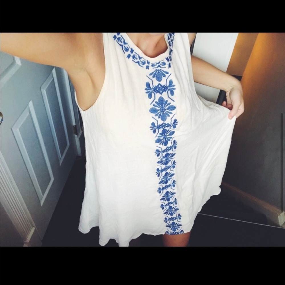 Dress - Picture 7 of 11